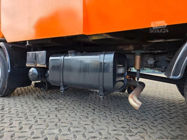 Road sweeper MAN Strassenreiniger