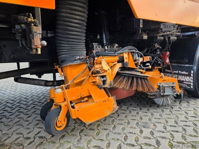 Road sweeper MAN Strassenreiniger