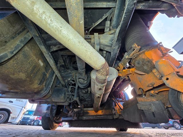 Road sweeper MAN Strassenreiniger