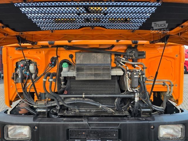 Road sweeper MAN Strassenreiniger