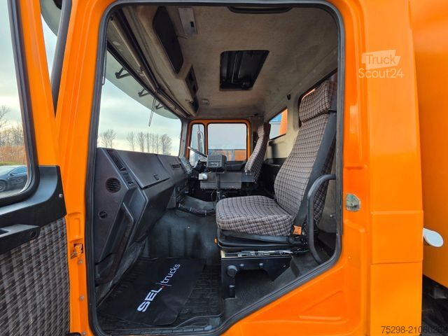 Road sweeper MAN Strassenreiniger