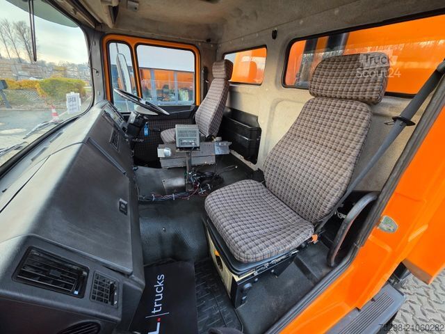 Road sweeper MAN Strassenreiniger