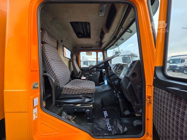 Road sweeper MAN Strassenreiniger