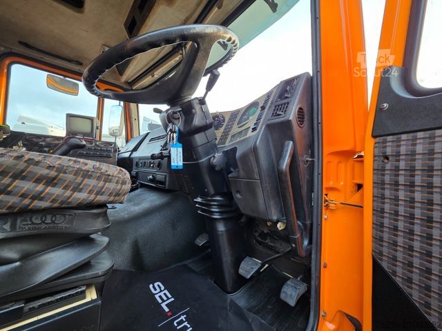 Road sweeper MAN Strassenreiniger