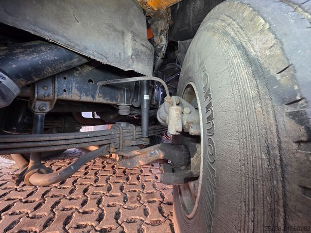 Road sweeper MAN Strassenreiniger