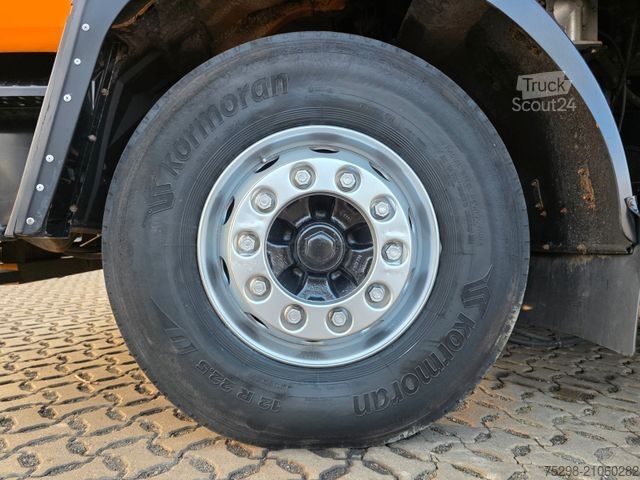 Road sweeper MAN Strassenreiniger