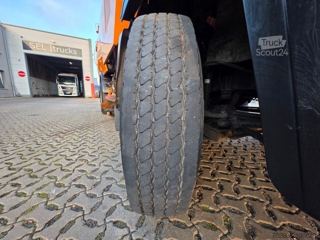 Road sweeper MAN Strassenreiniger