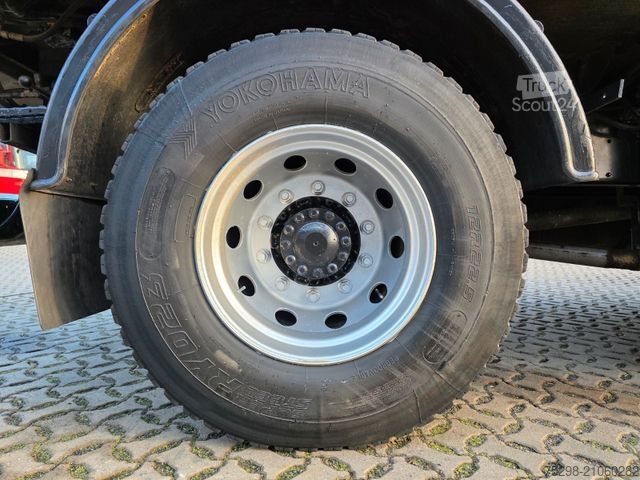 Road sweeper MAN Strassenreiniger