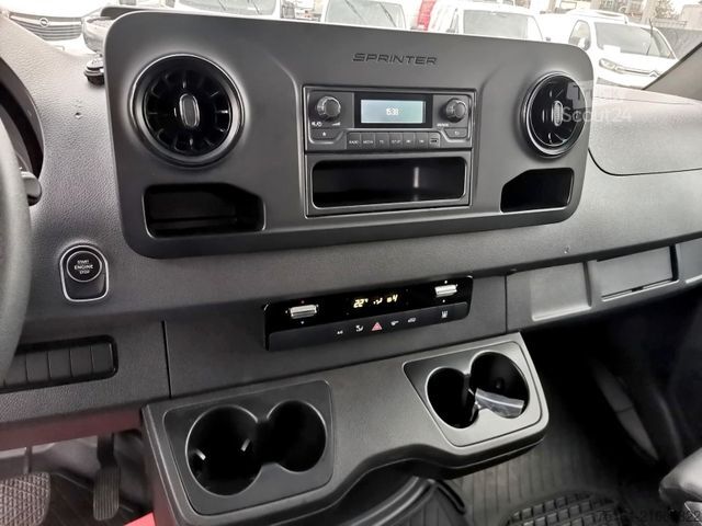 Kombi z visokim stropom MERCEDES-BENZ Sprinter 317/AT KOFFER 6 PAL/ KLIMA/ TEMP./ LED