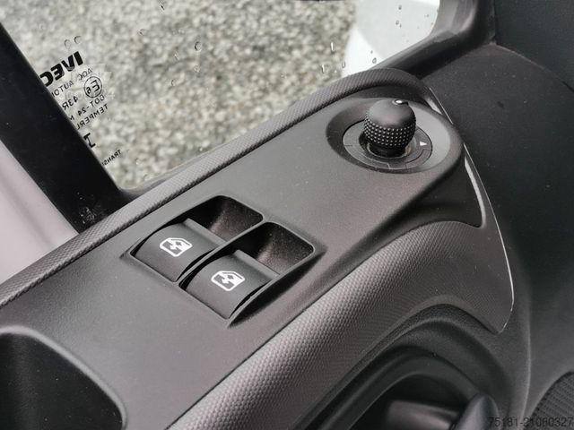 Kombi z visokim stropom IVECO Daily 35S18/AT MAXI XL/ 6 SITZE/ LUFT/ AHK