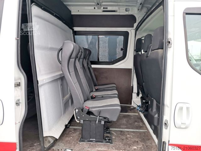 Komercijalno vozilo sa visokim krovom IVECO Daily 35S18/AT MAXI XL/ 6 SITZE/ LUFT/ AHK