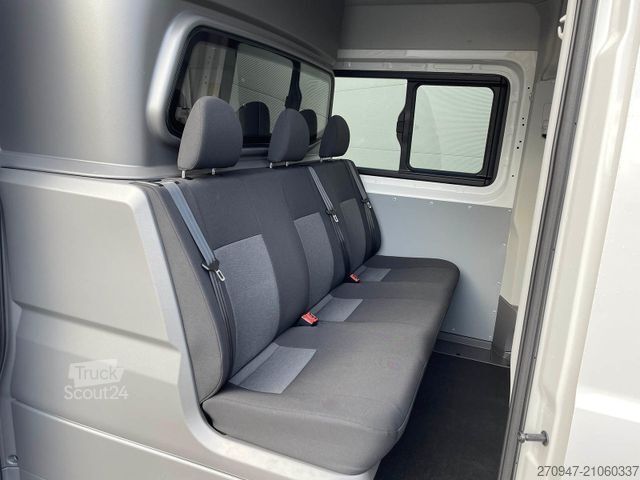 Dodávka s vysokou střechou VOLKSWAGEN Crafter MIXTO 35 L3H3 Autom. NAVI SITZHZ ACC