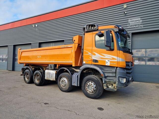 Camion benne Mercedes Arocs