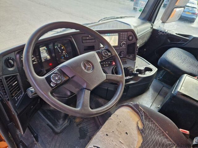 Camion benne Mercedes Arocs