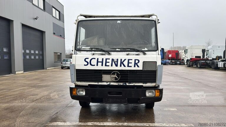 Fahrgestell mit Fahrerhaus Mercedes-Benz SK 814 (MANUAL PUMP / POMPE MANUELLE / LAMES / ...