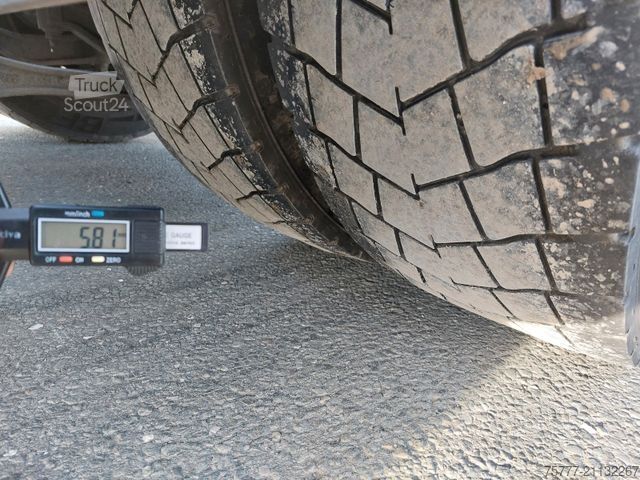 Standardni vlačilec IVECO S-Way AT480 -INTARDER-2 Tanks-Parking Cool