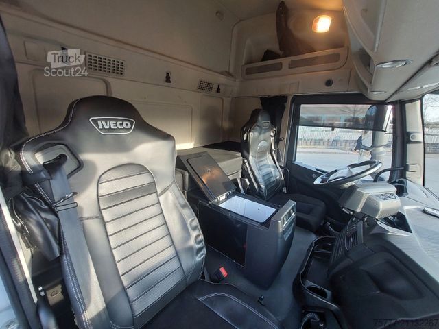 Standardni vlačilec IVECO S-Way AT480 -INTARDER-2 Tanks-Parking Cool