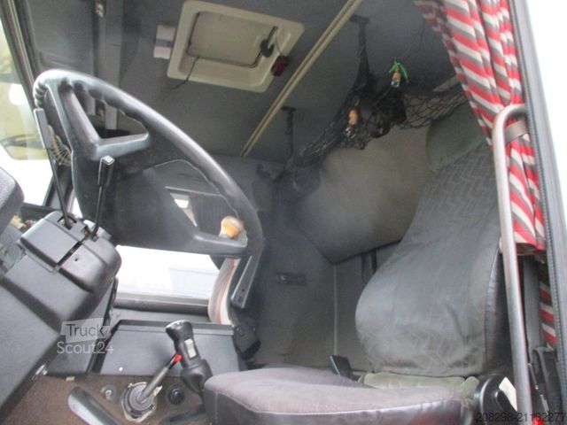 Autocarro con pianale e telone VOLVO F12 | KLIMA | MANUAL GEARBOX | 2 BEDS | GOOD RUN