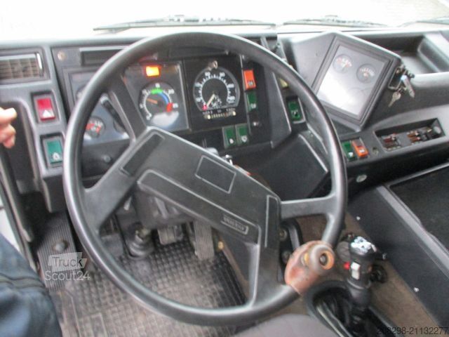 Autocarro con pianale e telone VOLVO F12 | KLIMA | MANUAL GEARBOX | 2 BEDS | GOOD RUN