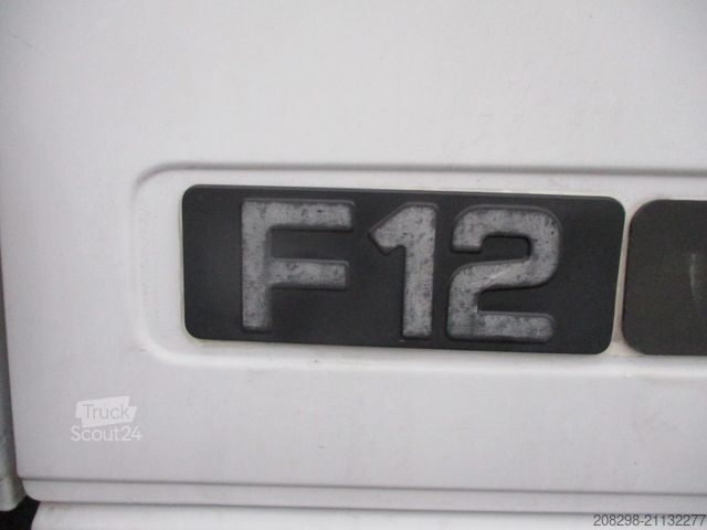 Autocarro con pianale e telone VOLVO F12 | KLIMA | MANUAL GEARBOX | 2 BEDS | GOOD RUN