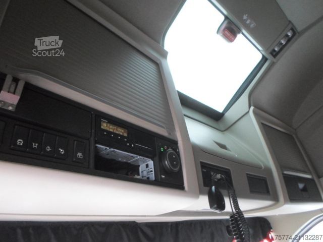 Standart çekici ünitesi VOLVO FH 460 XL/ VOLLSPOILER