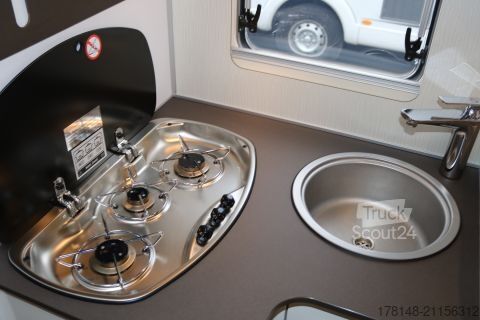 Напівінтегрований кемпер Bürstner Limited T 727 G