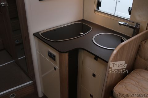 Напівінтегрований кемпер Bürstner Limited T 727 G