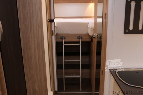 Напівінтегрований кемпер Bürstner Limited T 727 G