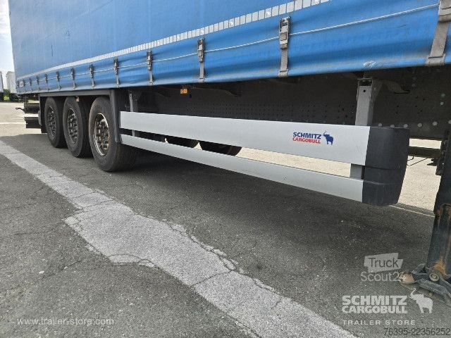 Otvorený náves s plachtou Schmitz Cargobull Semitrailer Curtainsider Standard