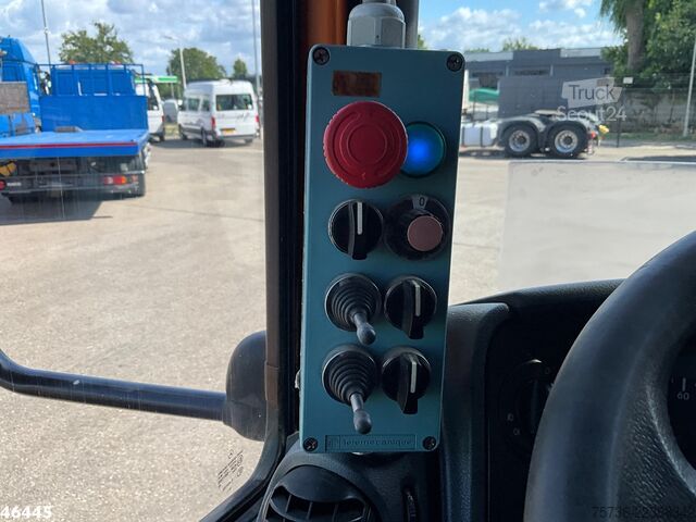 Silniční zametač Mercedes-Benz Atego 1324 Johnston VT 650 Just 131.138 km!
