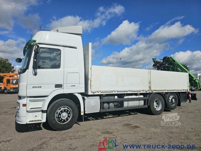 Automobilis ar plakanu platformu Mercedes-Benz Actros 2546 Kran faltbar+ FB Motor nur 235 TKM *