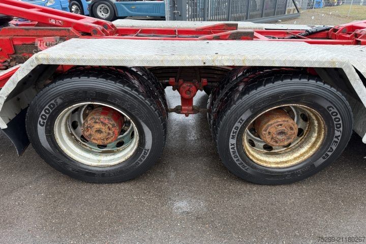 Camion à usage spécial Scania R560 CB 8x4 BDF/HB / Swiss-Vehicle