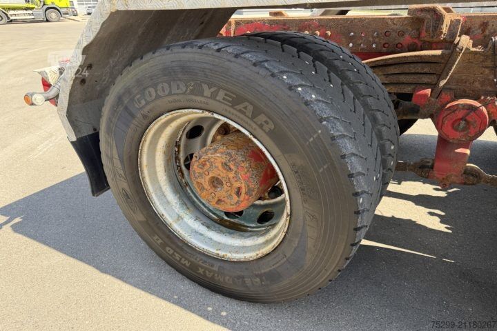 Chassi de caminhão Scania R560 CB 8x4 Fahrgestell EPTO