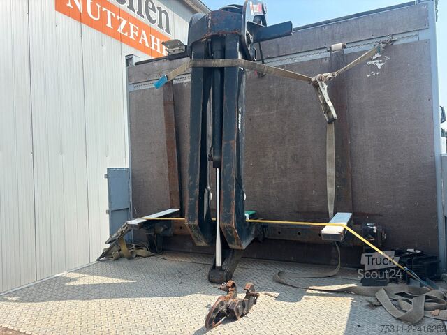 Camión de plataforma IVECO AD 320 S 46 Y/PS 8x2| MKG HLK 441*FLY-JIB*26,40m