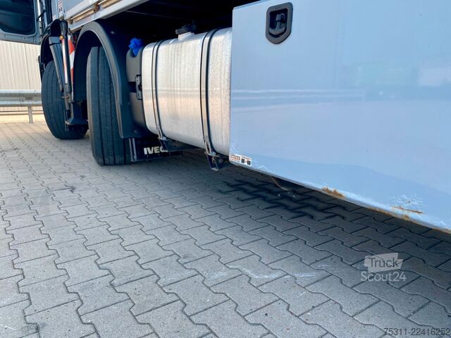 Camión de plataforma IVECO AD 320 S 46 Y/PS 8x2| MKG HLK 441*FLY-JIB*26,40m