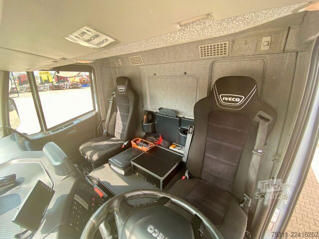 Camión de plataforma IVECO AD 320 S 46 Y/PS 8x2| MKG HLK 441*FLY-JIB*26,40m