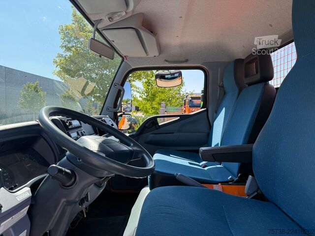 Transporter mit Kipper FUSO 6C18 4x4 ALLRAD/ANBAUPLATTE/3-Seiten-Kipper/AHK