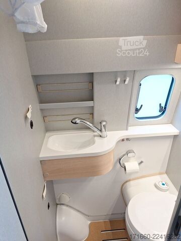 Автодім HYMER/ERIBA Free S 600 AHK, ACC, DIESELHZG, SCHLAFDACH