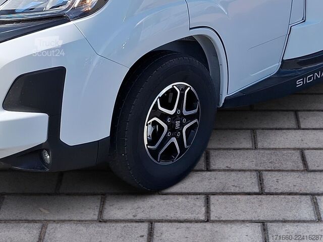 Caravana semiintegrada BÜRSTNER Signature SFT 7.1 Markise