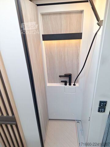 Yarı entegre karavan BÜRSTNER Signature SFT 7.1 Markise