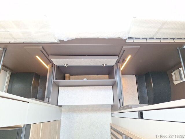 Yarı entegre karavan BÜRSTNER Signature SFT 7.1 Markise