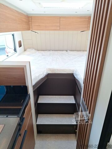 Półzintegrowany kamper BÜRSTNER Signature SFT 7.1 Combi 6 E, Markise