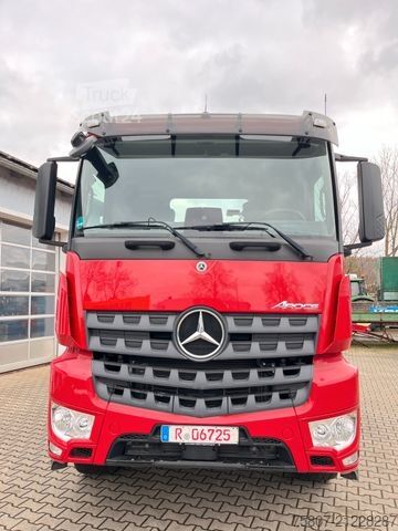 Třístranný sklápěč MERCEDES-BENZ Arocs  2648 6x4 Dautel Bordmatik Retarder