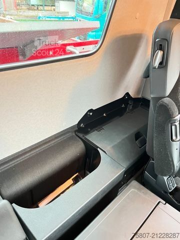 Třístranný sklápěč MERCEDES-BENZ Arocs  2648 6x4 Dautel Bordmatik Retarder