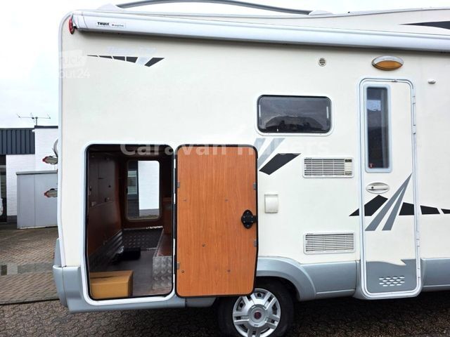 Alkoven karavan GIOTTILINE Therry T 22 - Festbett - großer Alkoven -Solar