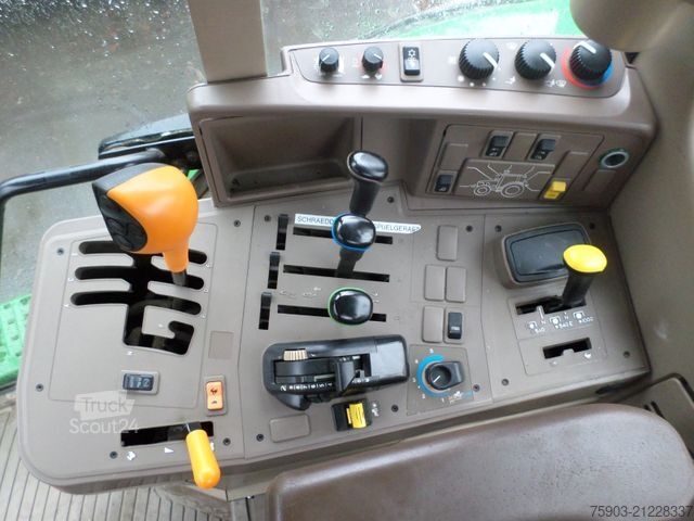 Yard tractor John Deere John Deere 6115 M  aus 1 Hand Klima Druckluft