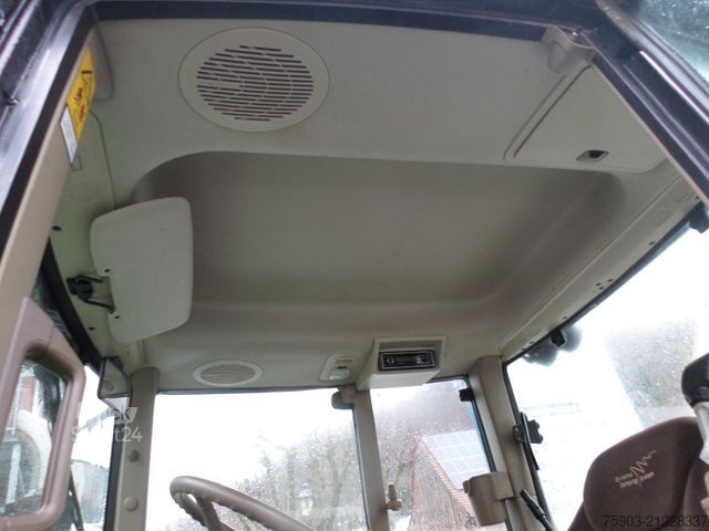 Yard tractor John Deere John Deere 6115 M  aus 1 Hand Klima Druckluft