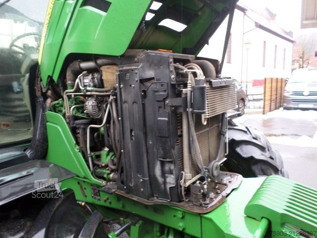 Yard tractor John Deere John Deere 6115 M  aus 1 Hand Klima Druckluft