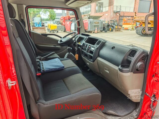 Подъемная платформа Nissan Cabstar 35.13 NT400 Multitel MT162