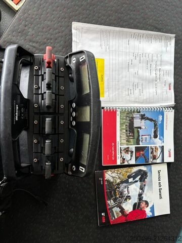 Darus billenőplatós teherautó Volvo FM 500 8x4*4 HIAB 144E-5 / BOX L=5992 mm